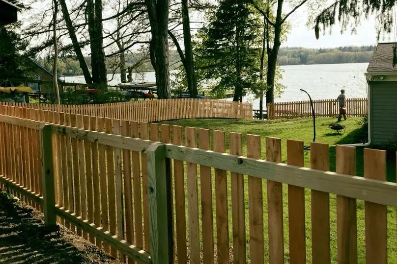  Benefits of Installing a Wood Fence
